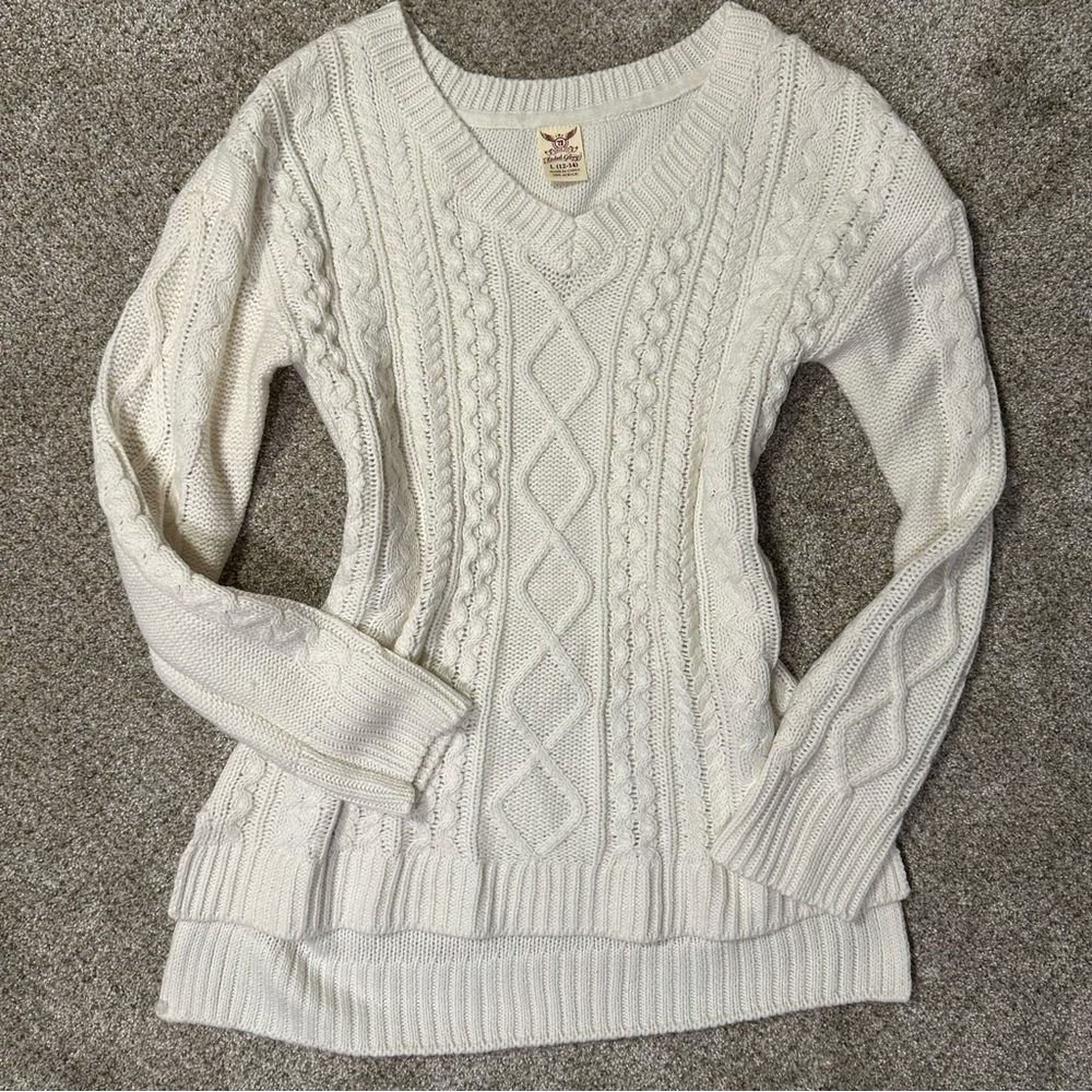 Faded Glory Women's Ivory V-Neck Sweater‎